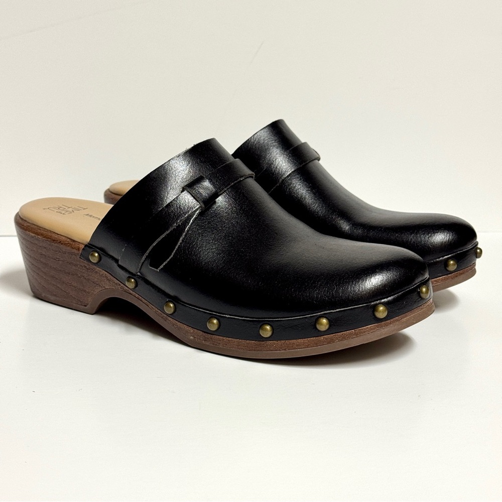 Time and Tru Black Studded Wood Bow Chunky Clogs Womens 8 Mules Comfort Slip On